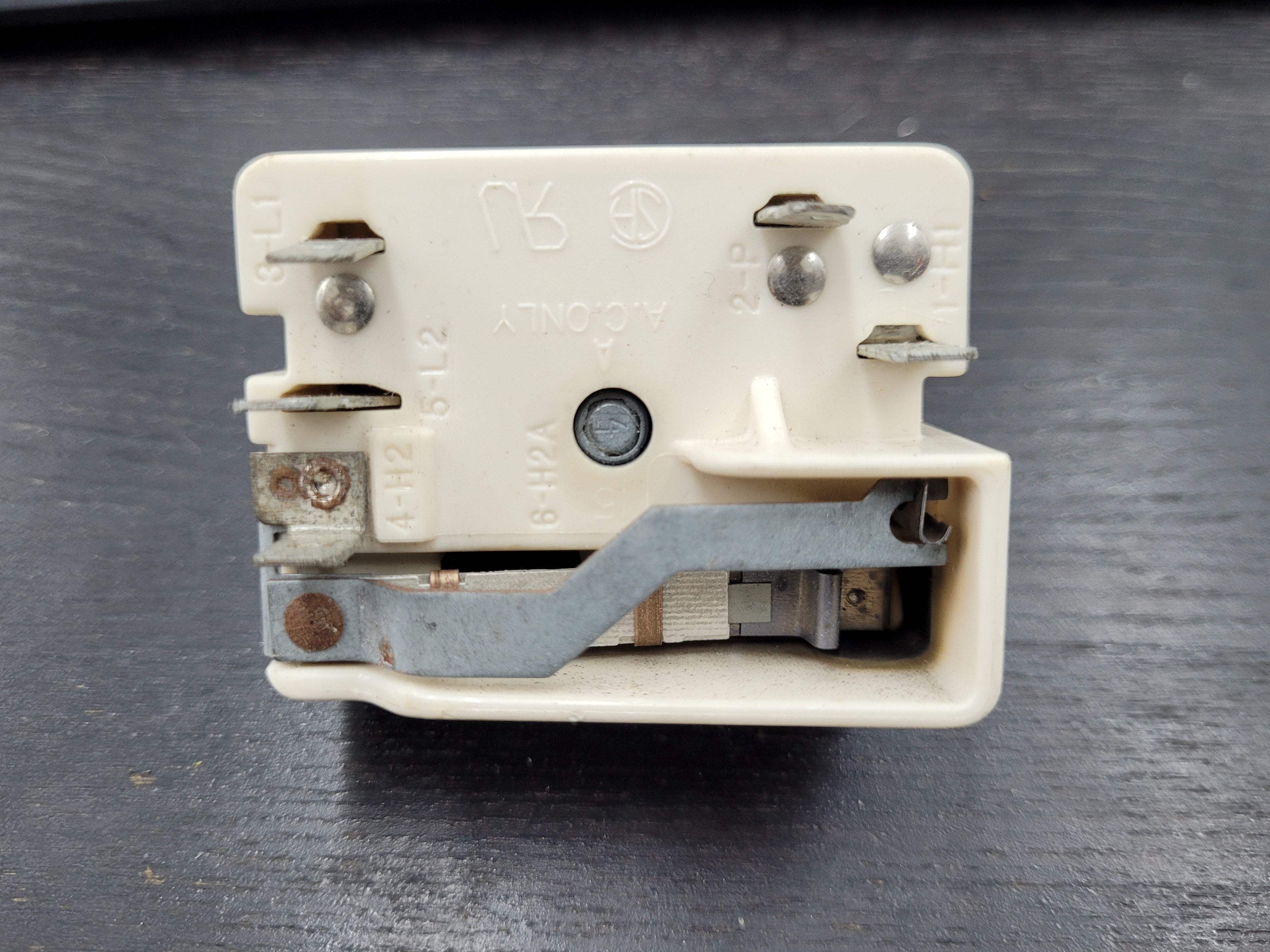 GE Stove Surface Element Control Switch WB23K5027 CTL046 GE Stove Surface Element Control Switch WB23K5027 CTL046